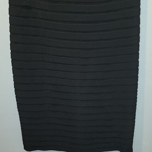 Adriana Papell Dress  - Picture 4 of 6